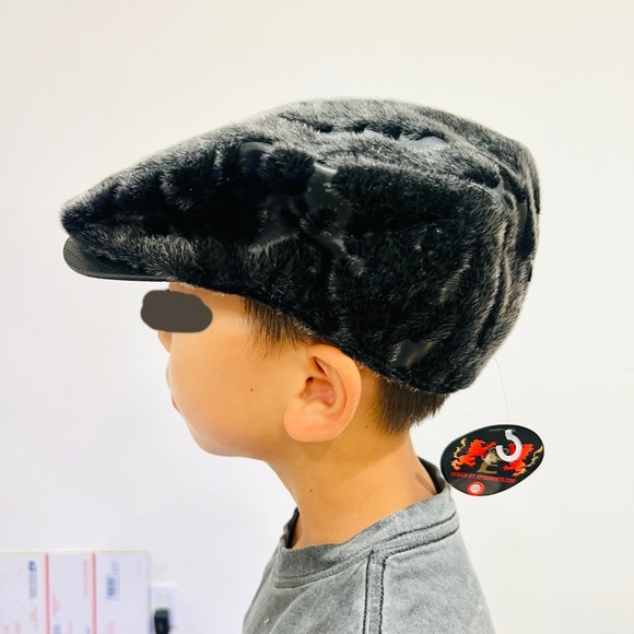 Faux Fur flat cap Hat cow pattern Warm Ski Snow dad golf furry warm Cap NEW S/M - Picture 2 of 11